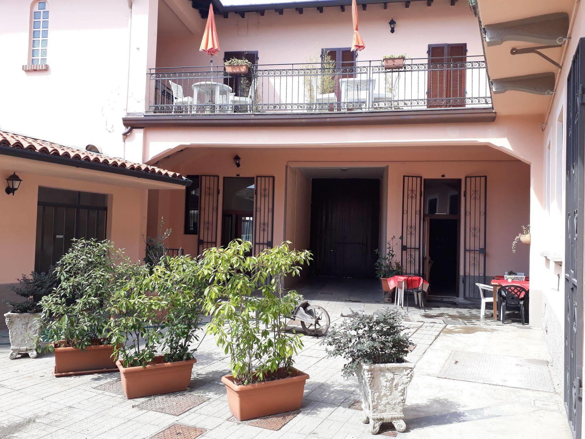 فندق Buscateفي  La Corte Del Poeta المظهر الخارجي الصورة
